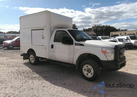2015 Ford F-250 Xl z USA, uszkodzony, nr VIN 1FDBF2B63FED21591